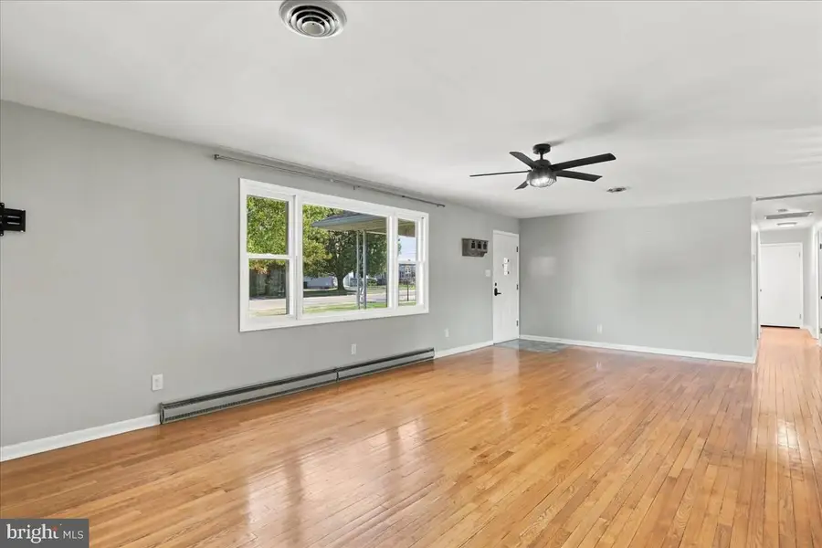 415 Richard St, Martinsburg, WV 25404 - #3