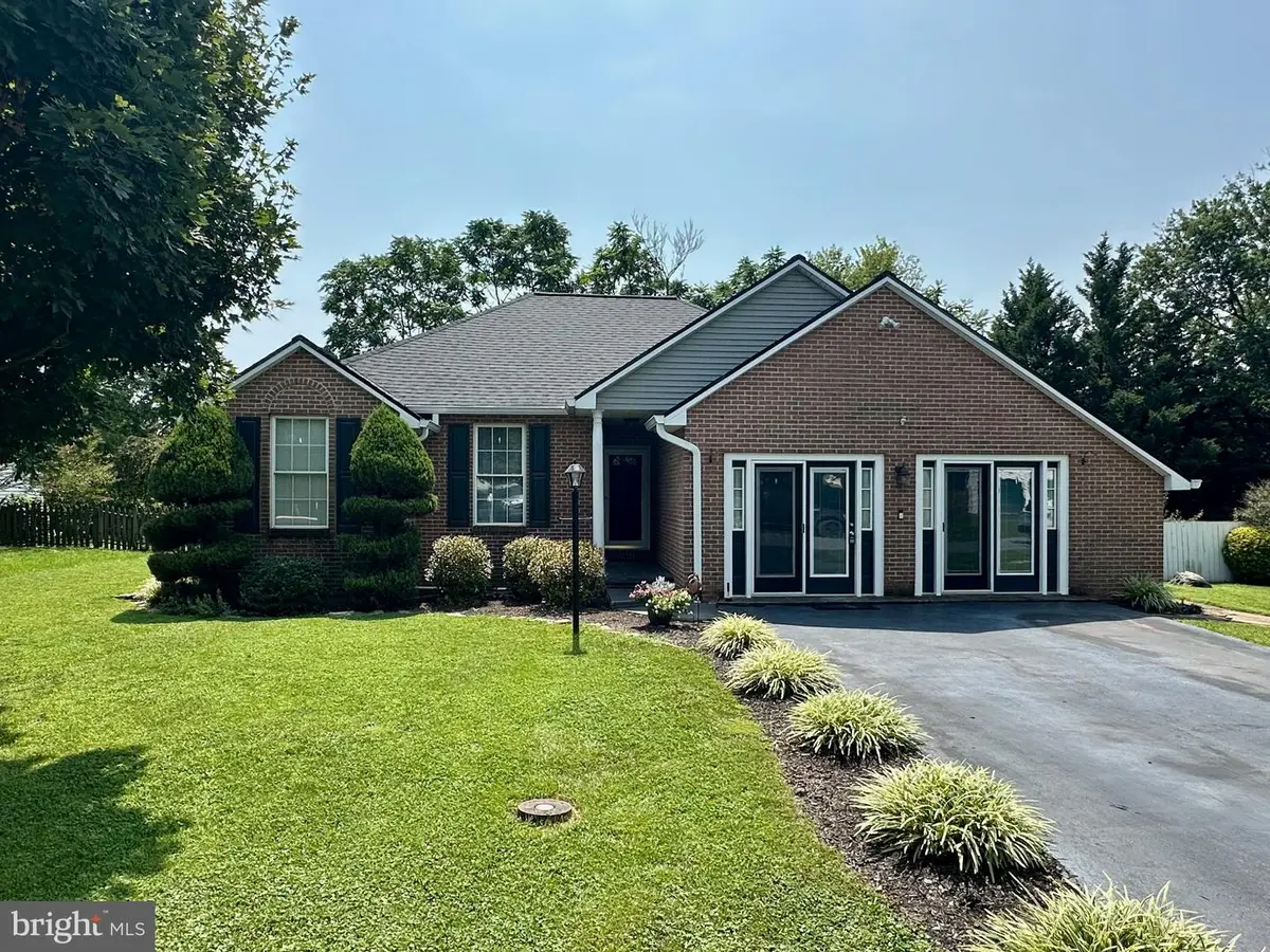 117 Gemstone Dr, Martinsburg, WV 25401 - #1