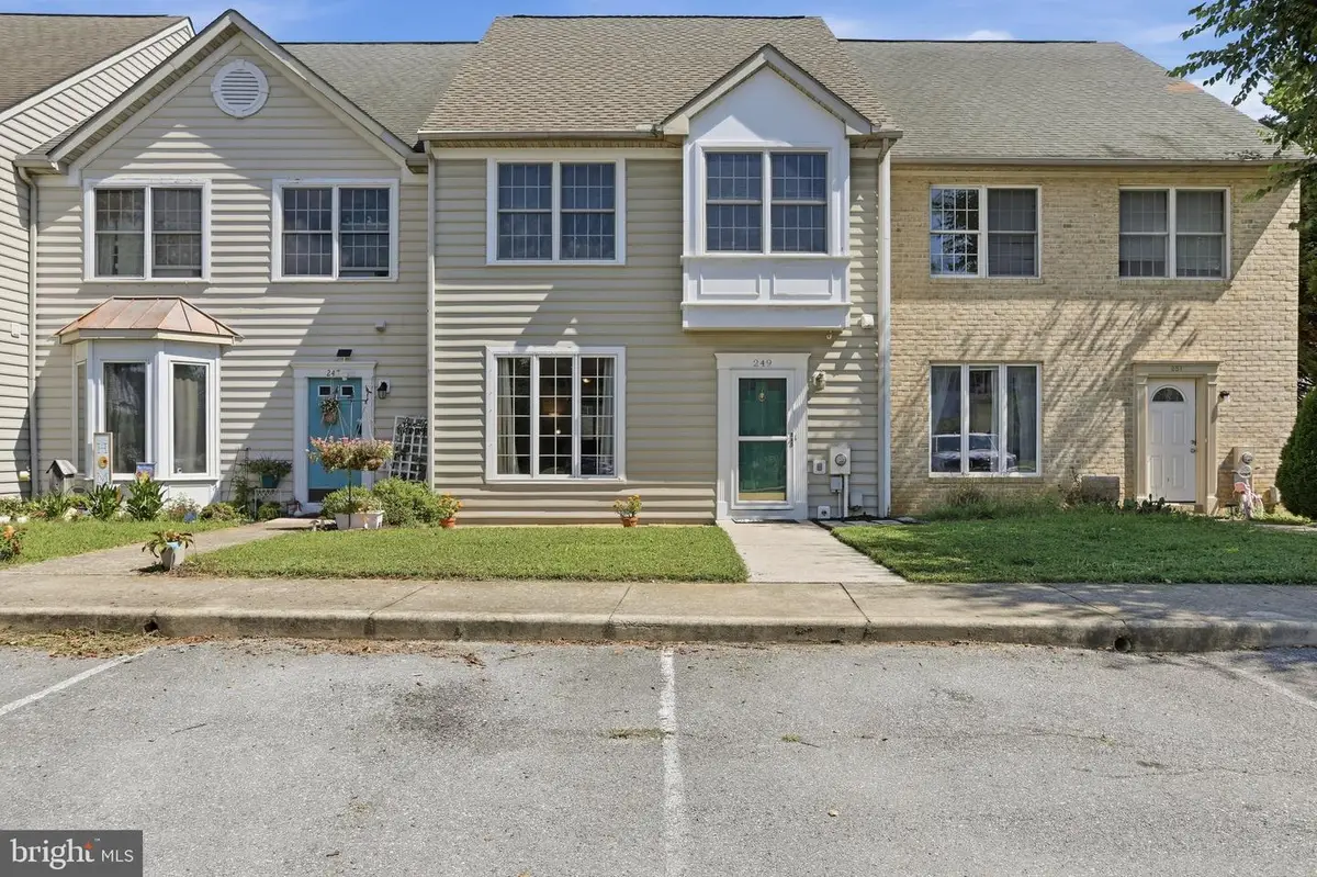 249 Morningside Dr, Falling Waters, WV 25419 - #1