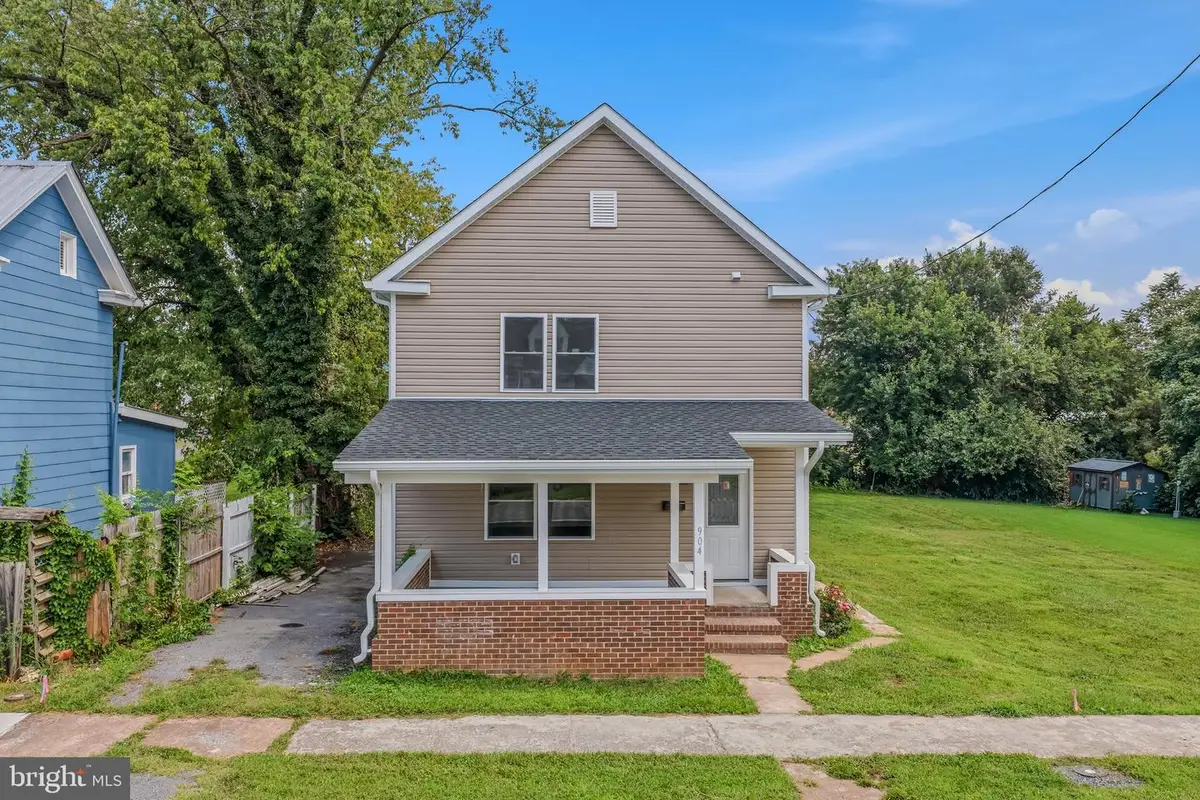 904 Florida Ave, Martinsburg, WV 25401 - #1