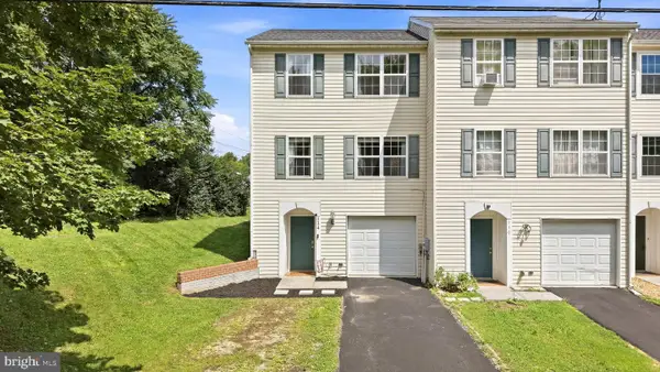 114 Sir Washington St, INWOOD, WV 25428