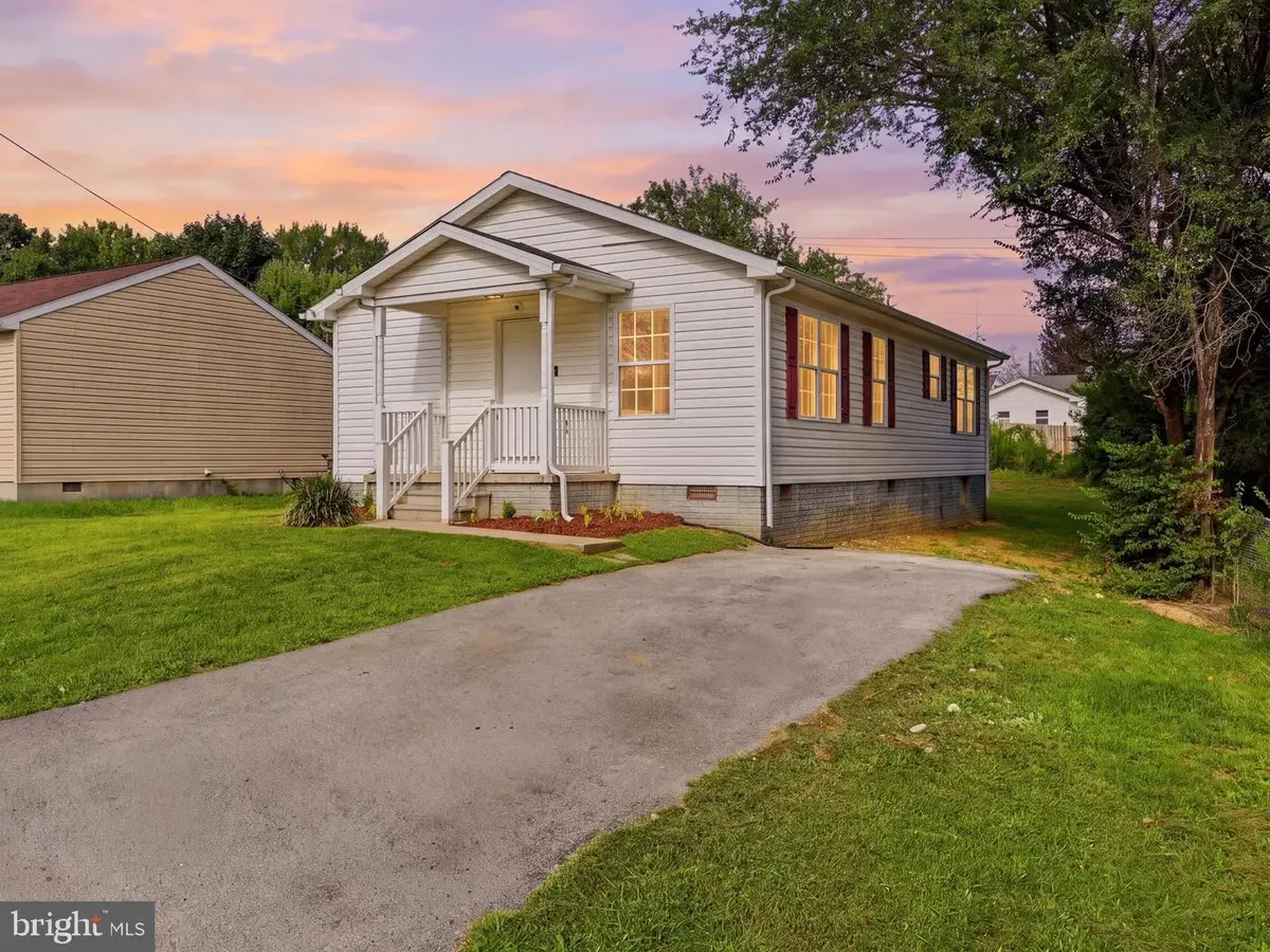 207 Arch St, Martinsburg, WV 25401 - #1
