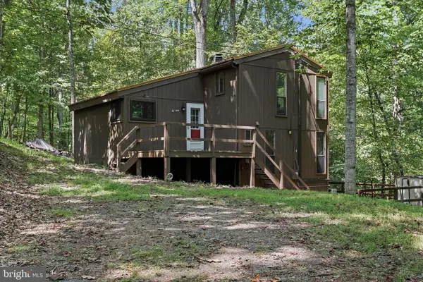 1027 The Woods Rd, HEDGESVILLE, WV 25427