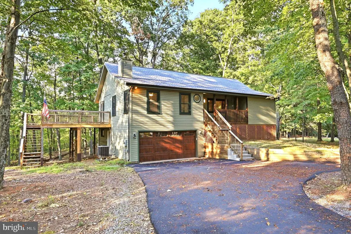 4 Peace Pipe Ln, Hedgesville, WV 25427 - #1