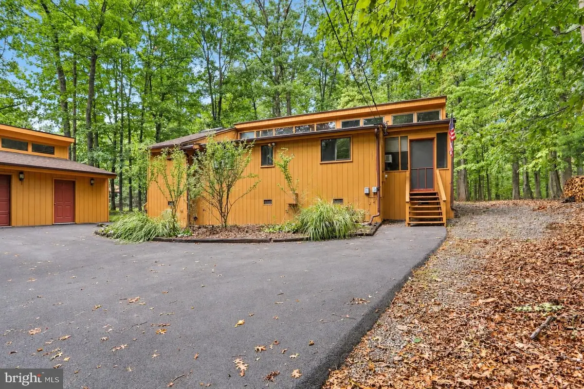 135 Ruffed Grouse Ln, Hedgesville, WV 25427 - #1