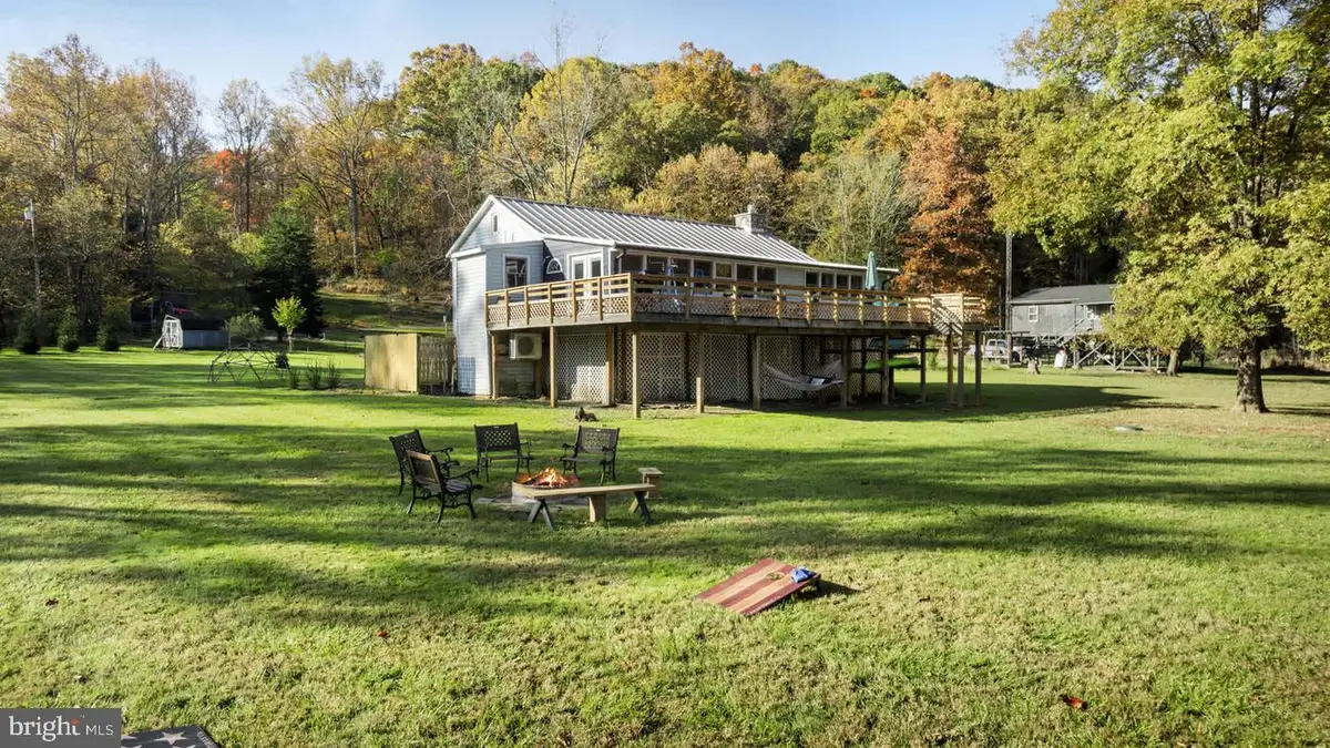 412 Wimpys Ln, Hedgesville, WV 25427 - #1