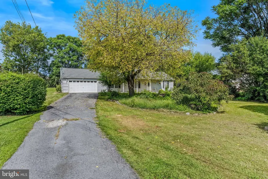 455 Willis Dr, Bunker Hill, WV 25413 - #2