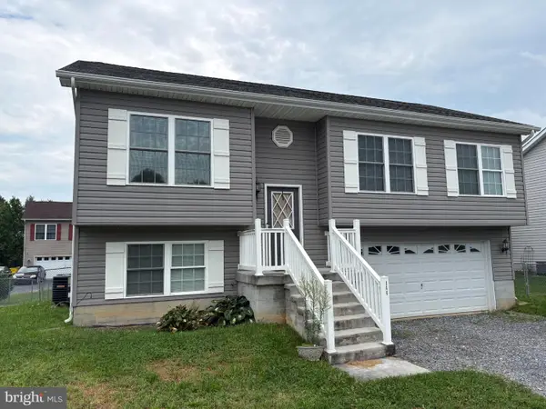144 Freight Car Cir, BUNKER HILL, WV 25413