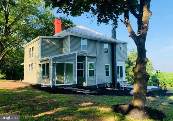 1071 Hammonds Mill Rd, HEDGESVILLE, WV 25427