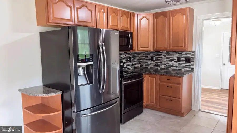 1673 Broad Ln, Falling Waters, WV 25419 - #3