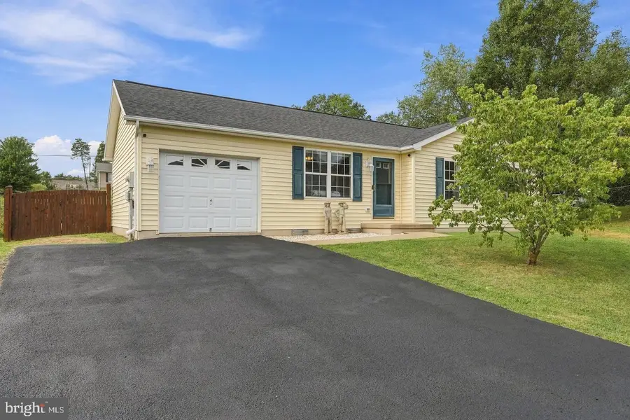 27 Swaying Pine Ct, Bunker Hill, WV 25413 - #2