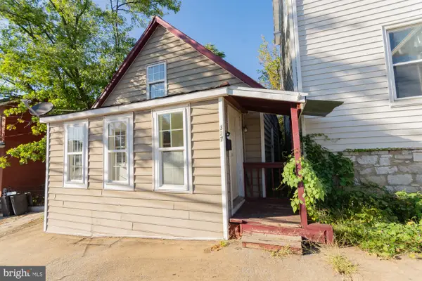 327 E Burke St, MARTINSBURG, WV 25404