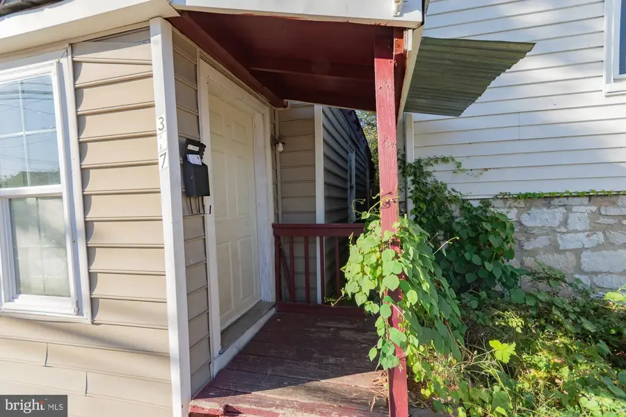 327 E Burke St, Martinsburg, WV 25404 - #2