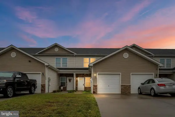183 Continental Dr, BUNKER HILL, WV 25413