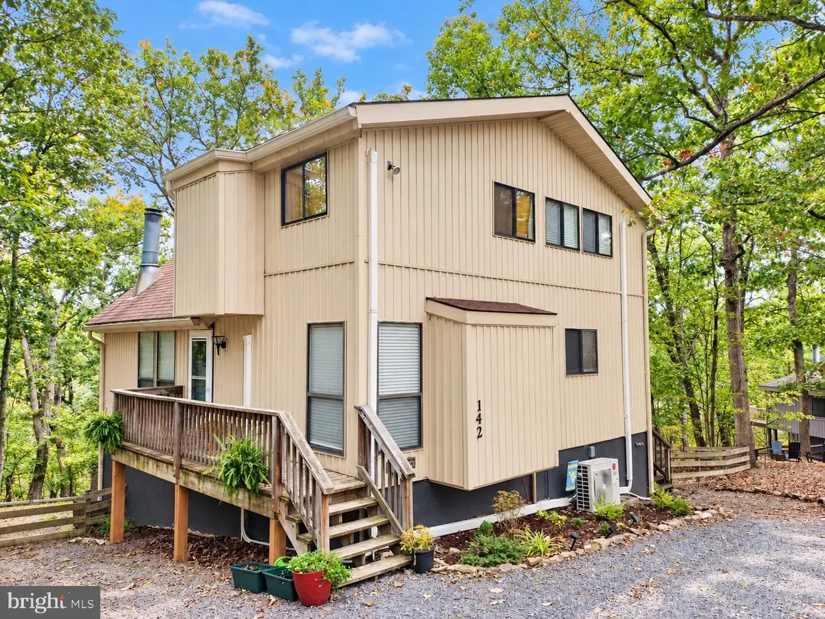 142 Wintercamp Trl, Hedgesville, WV 25427 - #1