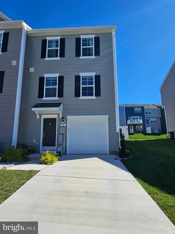 40 Clifton Mnr, FALLING WATERS, WV 25419