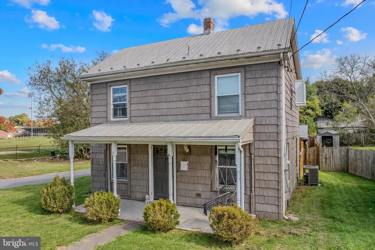 916 S Raleigh St S, Martinsburg, WV 25401 - #1