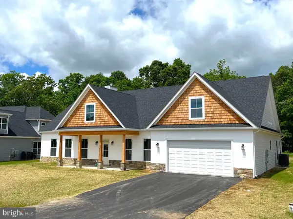 500 Glenaire Rd, BUNKER HILL, WV 25413