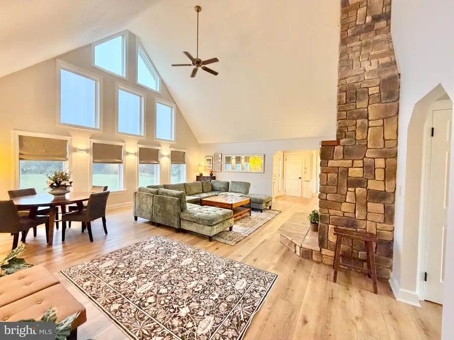 229 Jaybird Ln, Hedgesville, WV 25427 - #2