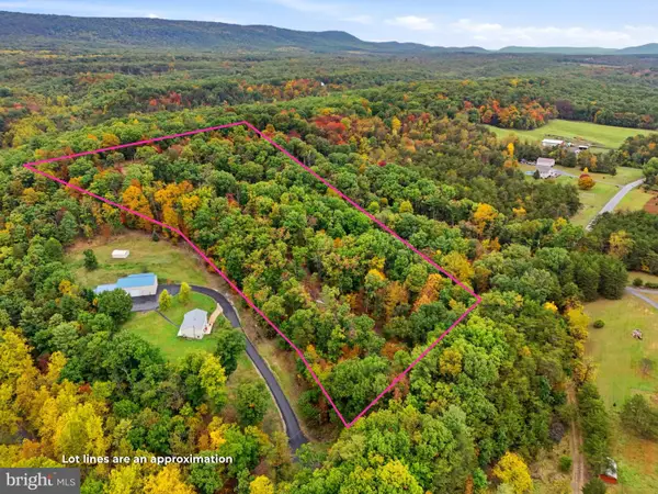 Dunham Dr, HEDGESVILLE, WV 25427