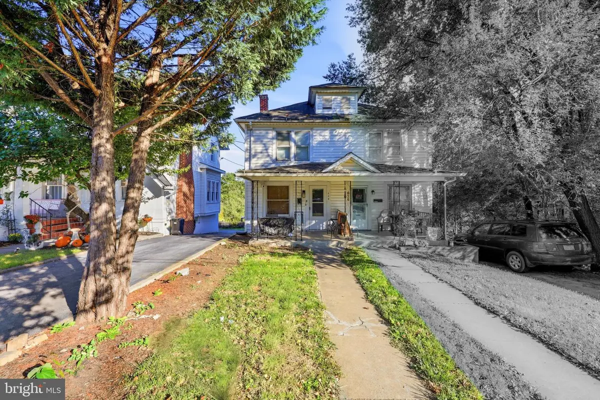 624 S Queen St, Martinsburg, WV 25401 - #1