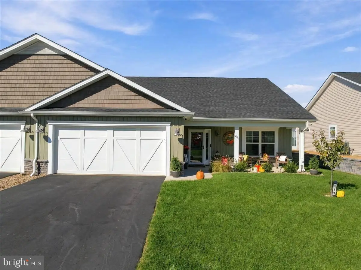 284 Dripping Spring Dr, Hedgesville, WV 25427 - #1