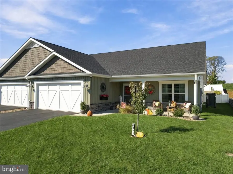 284 Dripping Spring Dr, Hedgesville, WV 25427 - #2