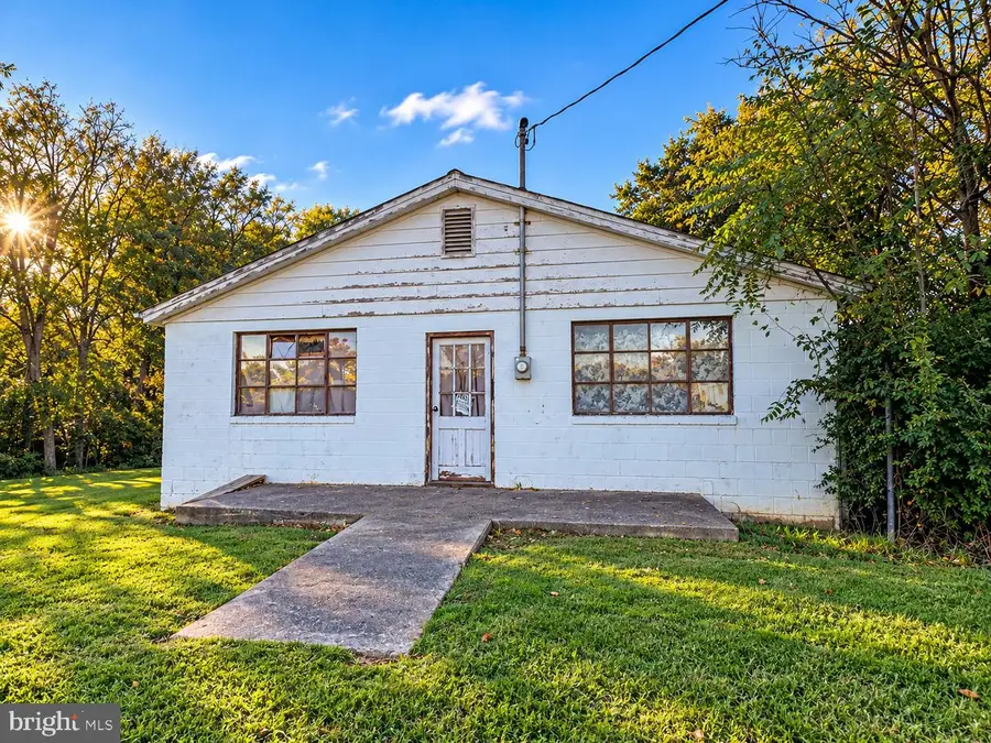 445 Delmar Orchard Rd, Martinsburg, WV 25403 - #2