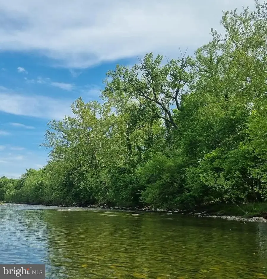 261 Hicks Dr, Petersburg, WV 26847 - Image #2