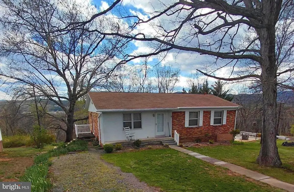201 Woodlawn Dr, Petersburg, WV 26847 - #1