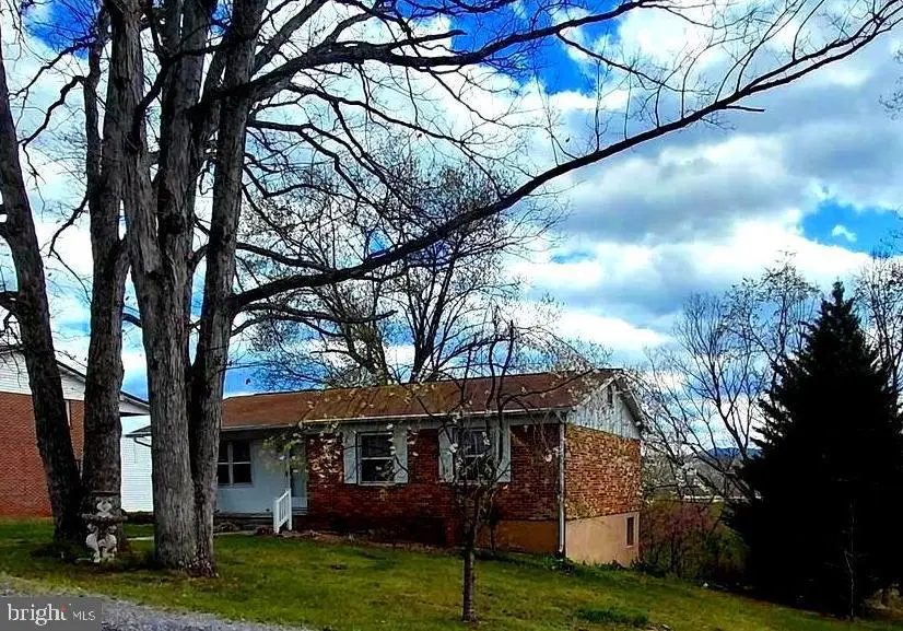 201 Woodlawn Dr, Petersburg, WV 26847 - #2