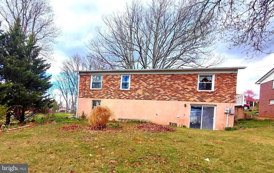 201 Woodlawn Dr, Petersburg, WV 26847 - #3