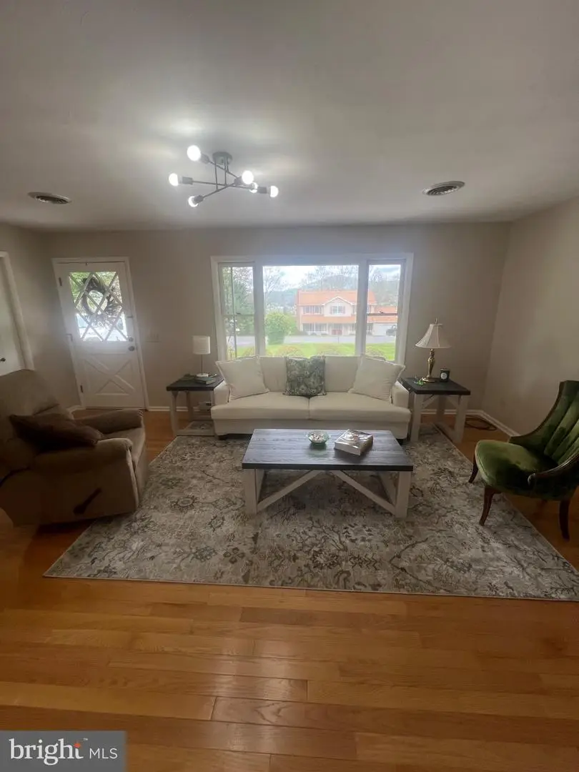 395 Point Dr, Petersburg, WV 26847 - #3
