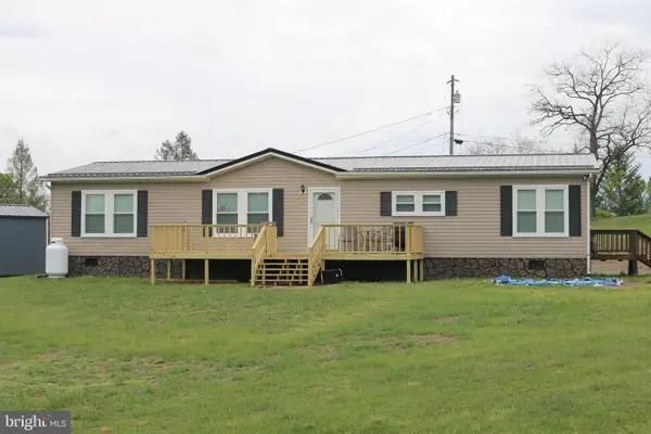 409 Sky Valley Dr, CABINS, WV 26855