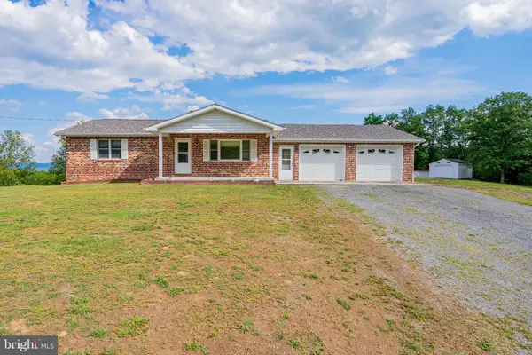 162 Stratus Dr, CABINS, WV 26855