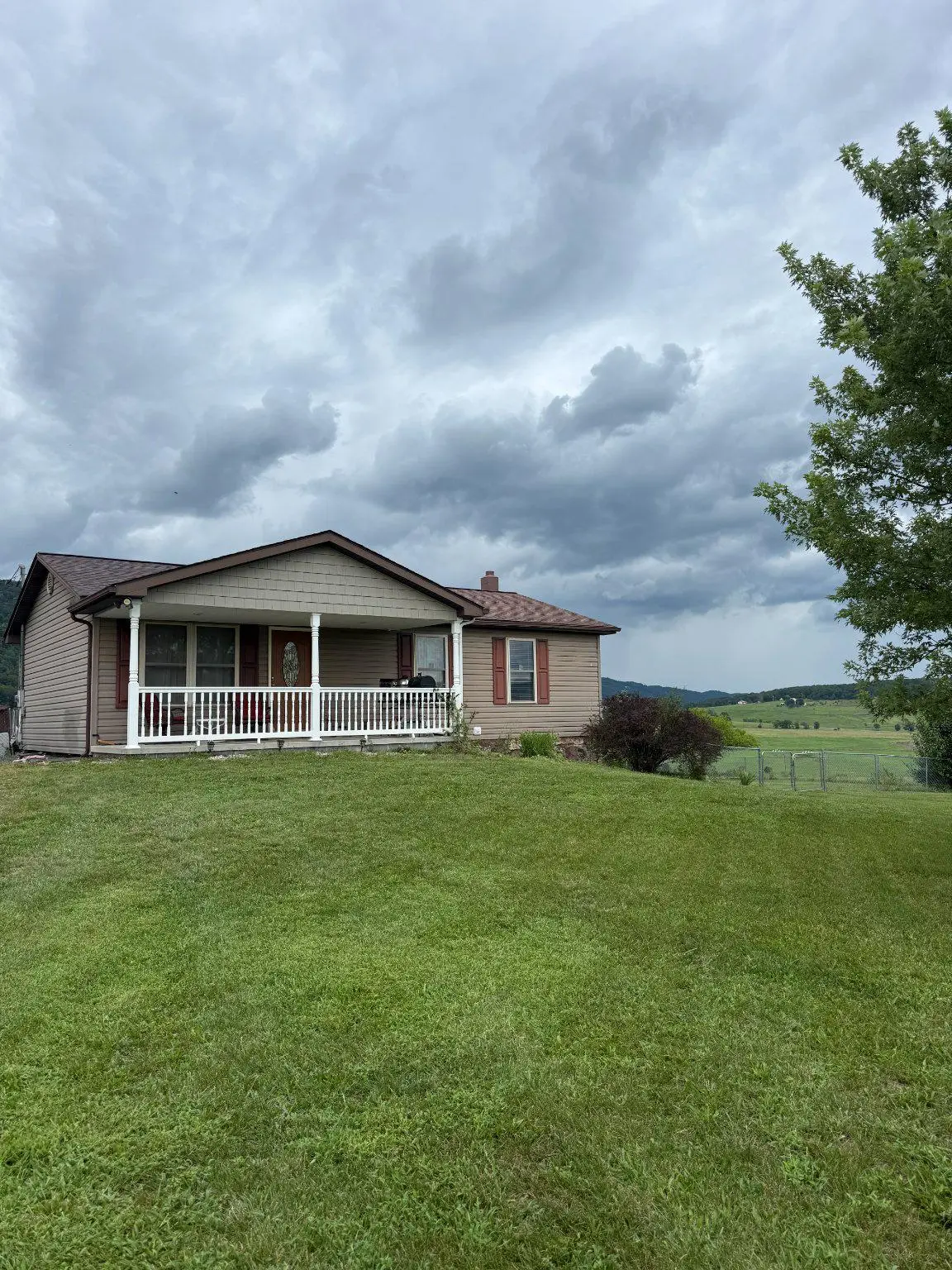 171 Twin Oaks Dr, Maysville, WV 26833 - #1