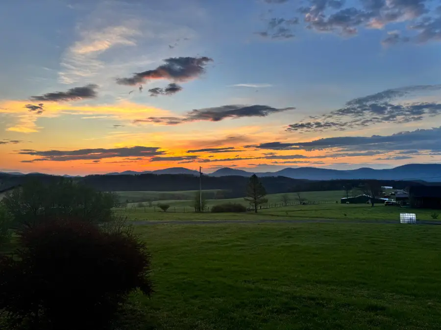 171 Twin Oaks Dr, Maysville, WV 26833 - #3