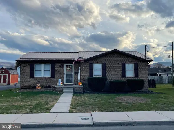 207 Central Ave, MOOREFIELD, WV 26836