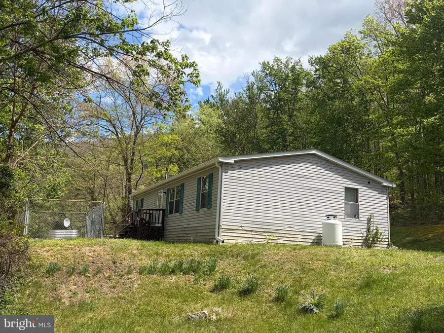 216 Walnut Dr, Moorefield, WV 26836 - #2