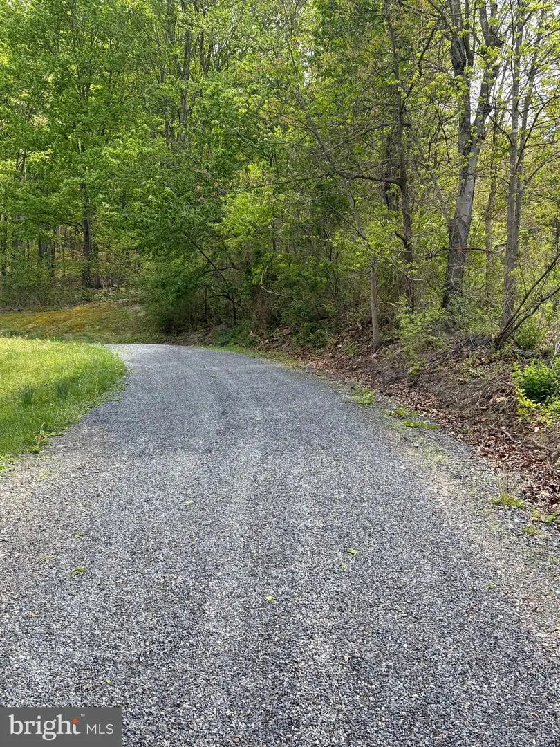 216 Walnut Dr, Moorefield, WV 26836 - #3