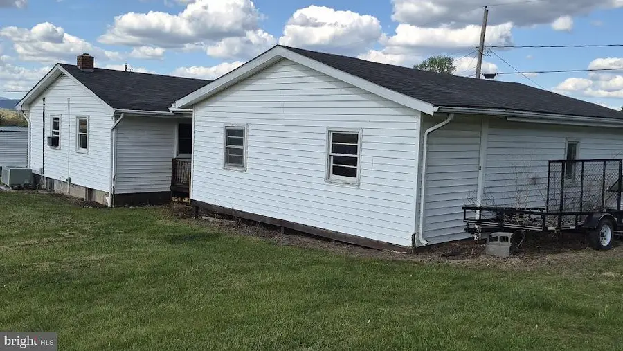 70 Greenwood Dr, Moorefield, WV 26836 - #3