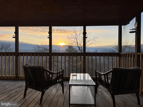 78 Valley View Rd, LOST CITY, WV 26810