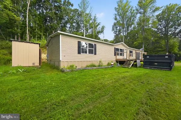 123 Johnny St, WARDENSVILLE, WV 26851