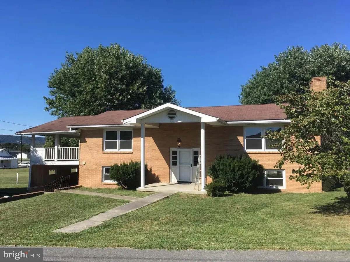 208 Eisenhower Dr, Moorefield, WV 26836 - #1