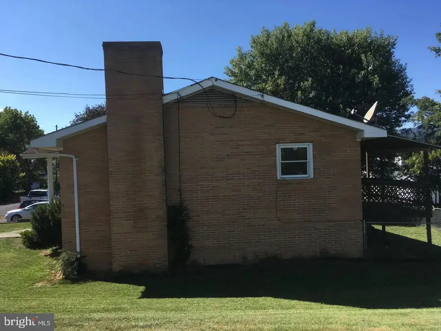 208 Eisenhower Dr, Moorefield, WV 26836 - #3
