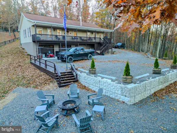 216 Angel Country Ln, PAW PAW, WV 25434