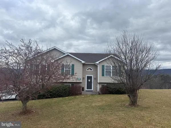 49 Lawn Dr, YELLOW SPRING, WV 26865