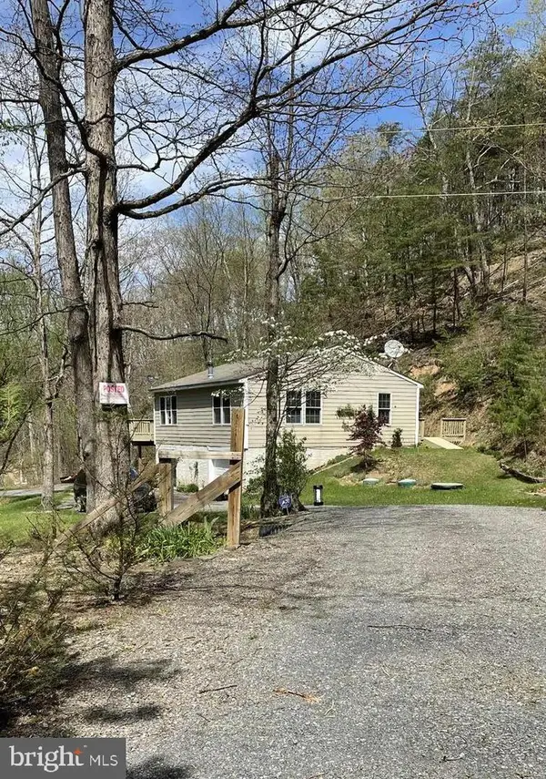 3837 Graces Cabin Rd, SPRINGFIELD, WV 26763
