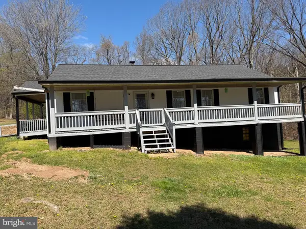 206 Mountain View Dr, PAW PAW, WV 25434