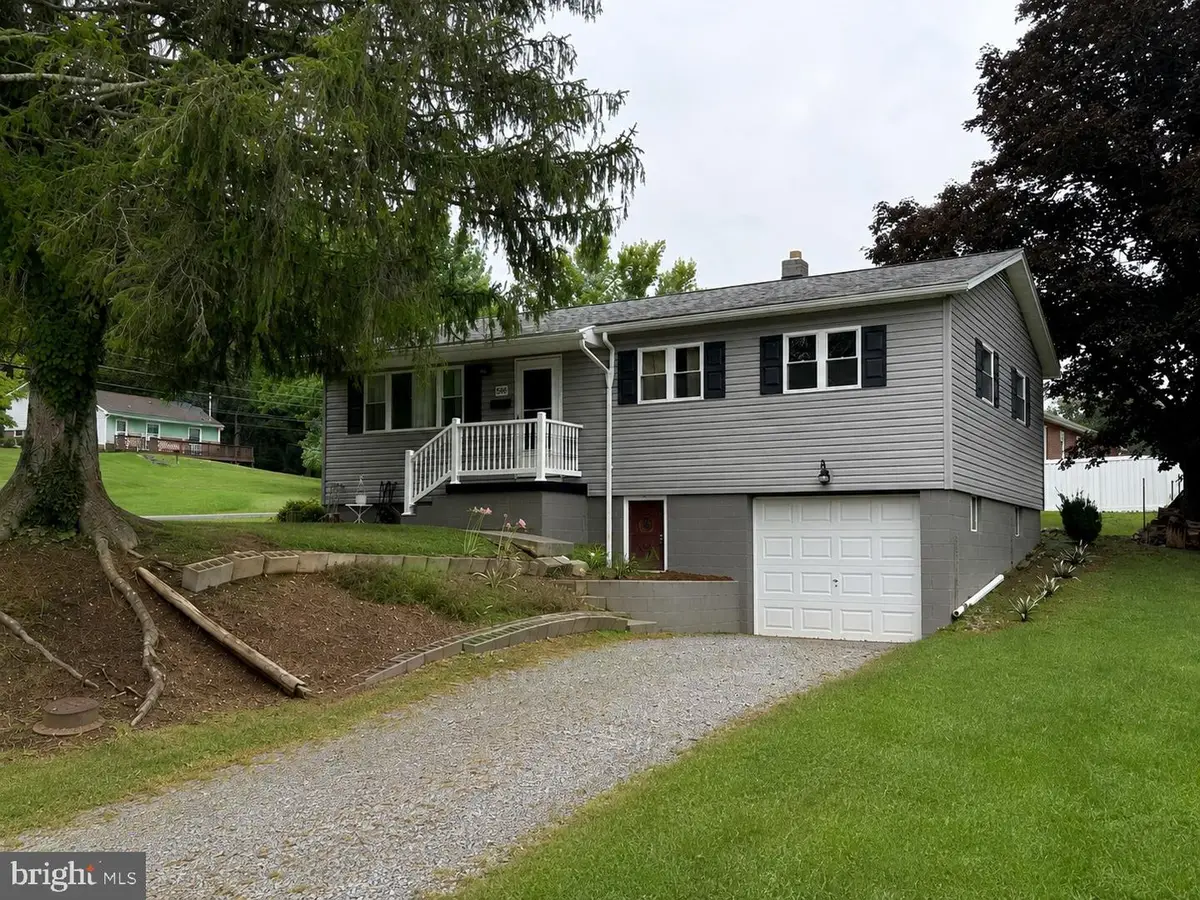 586 Central Ave, Romney, WV 26757 - #1